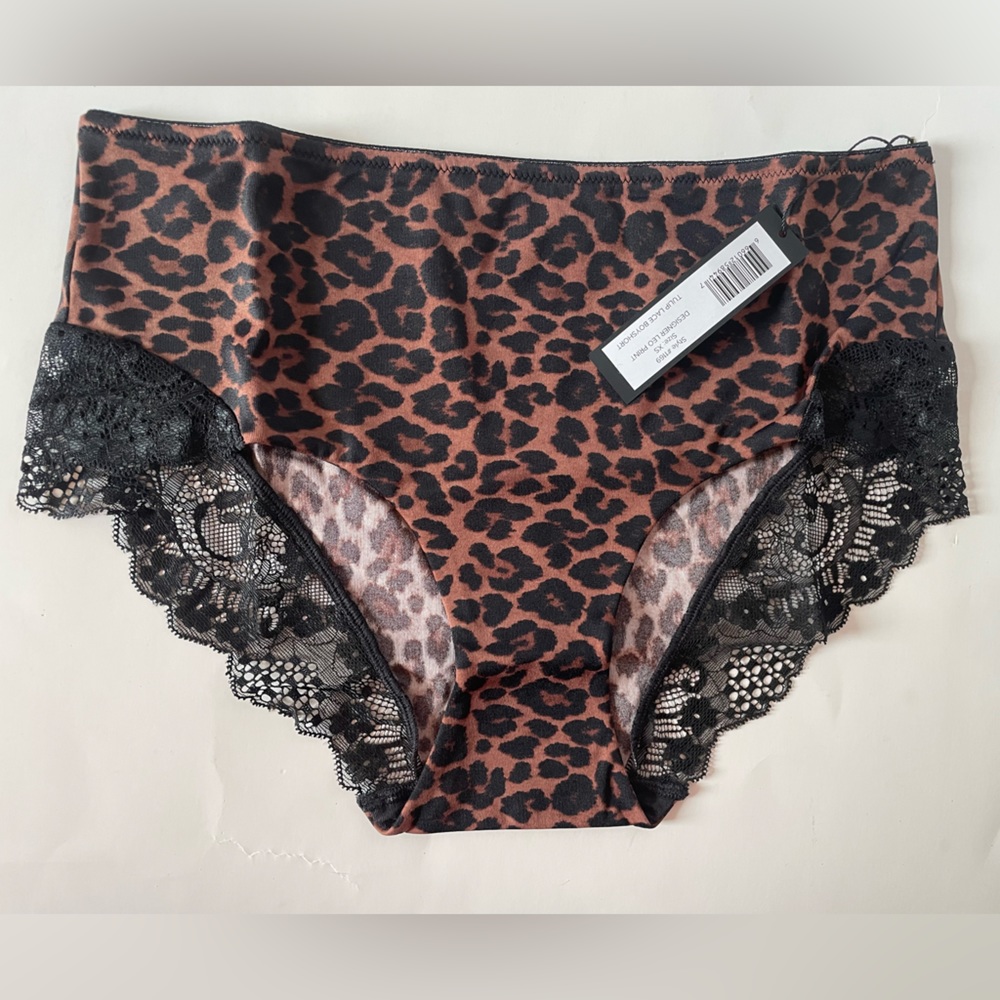 Curvy Couture Leopard Essential Boy Short XS